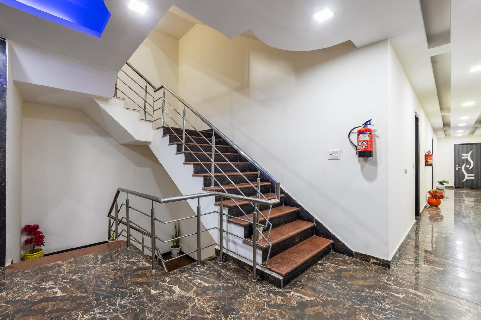 Kabul Hotel By Nexhub Palace - Medanta Γκουργκάον Εξωτερικό φωτογραφία